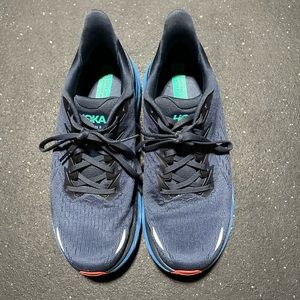 Hoka One One Clifton 8 Size 9 - No Box